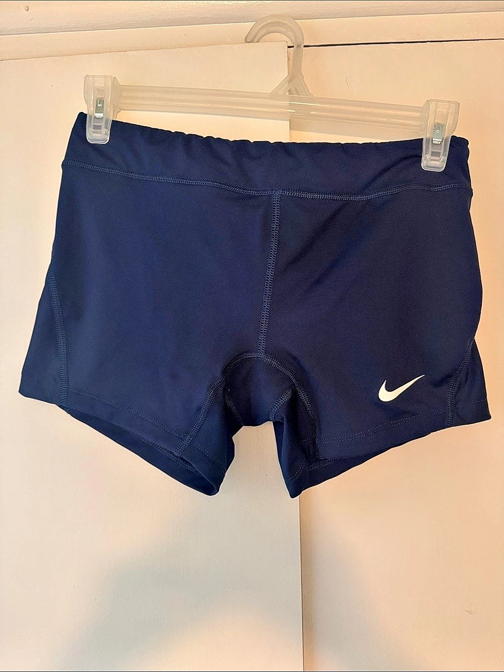 Nike women’s volleyball shorts NWT Large